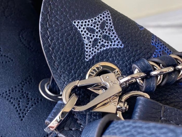 Handbag Louis Vuitton M59552 size 19 x 22 x 14 cm