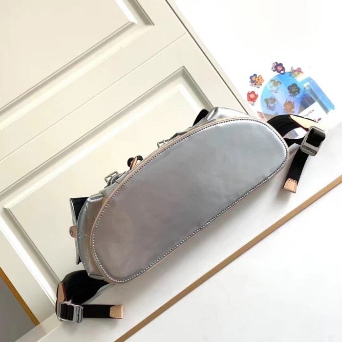 Handbag Louis Vuitton M58756 size 41x48x13cm