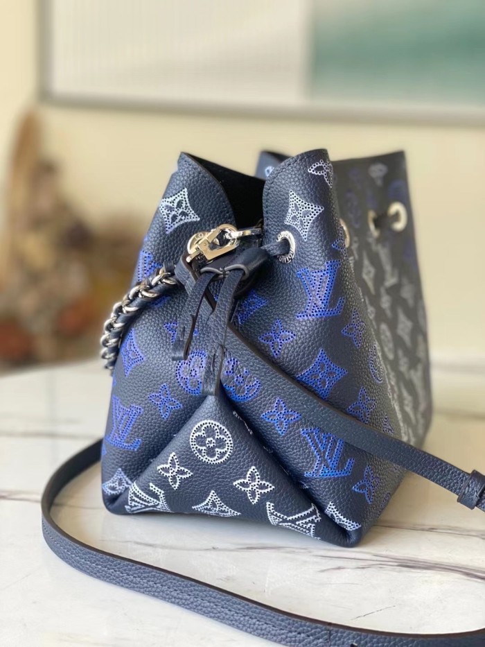 Handbag Louis Vuitton M59552 size 19 x 22 x 14 cm