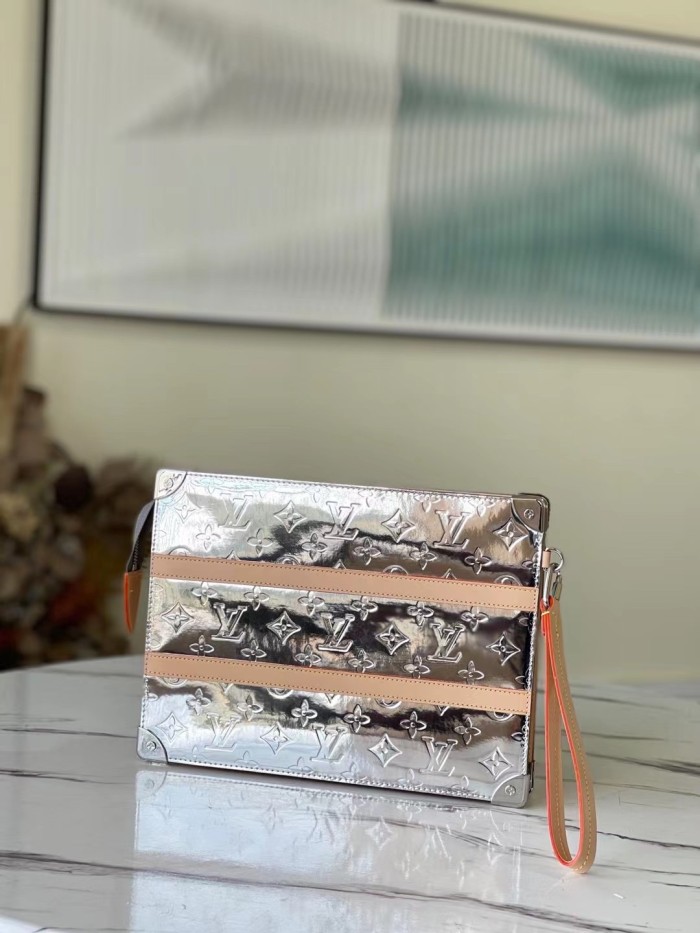 Handbag Louis Vuitton M45937 size 28 x 21 x 3.5cm