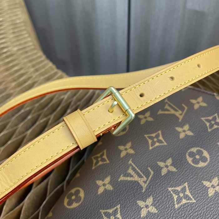 Handbag Louis Vuitton M51257 size 25x18x2.5cm