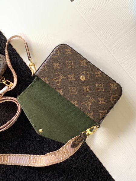 Handbag Louis Vuitton M80091 size 17x9.6x3.5cm