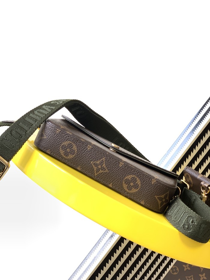 Handbag Louis Vuitton M80091 size 17x9.6x3.5cm