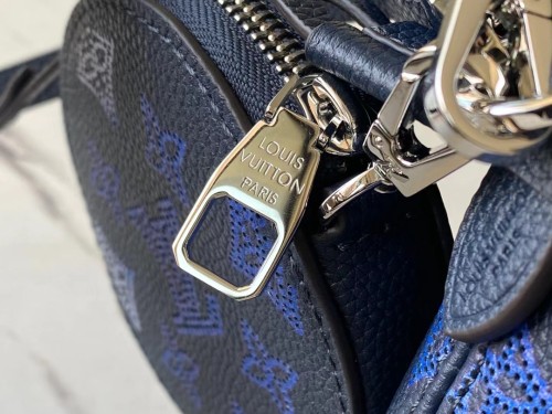 Handbag Louis Vuitton M59552 size 19 x 22 x 14 cm