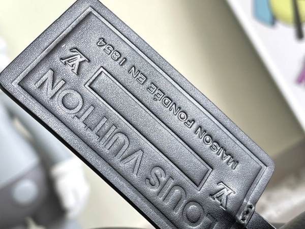 Handbag Louis Vuitton M57088  size 42 x 26 x 20cm