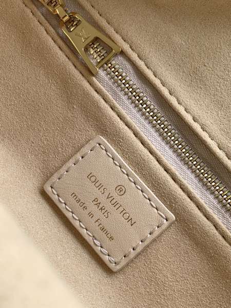 Handbag Louis Vuitton M45393 M45394 M45571 M45531 size 20x14x7.5cm