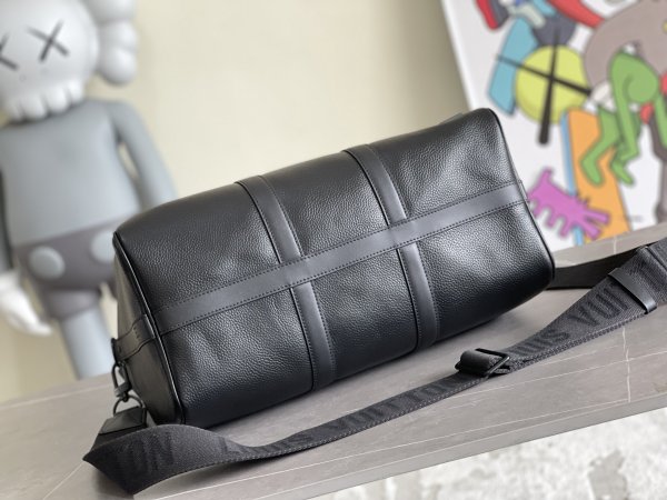 Handbag Louis Vuitton M57088  size 42 x 26 x 20cm