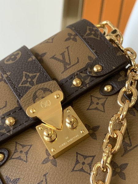 Handbag Louis Vuitton M67913 M67873 size 11 x 17.5 x 3.5cm