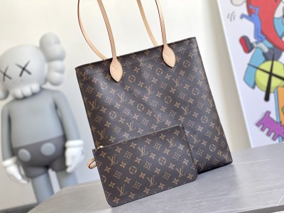 Handbag Louis Vuitton M45199 size 37.0 x 39.0 x 3.0 cm