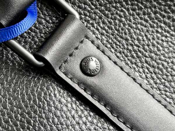 Handbag Louis Vuitton M57088  size 42 x 26 x 20cm