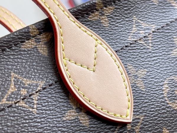 Handbag Louis Vuitton M45199 size 37.0 x 39.0 x 3.0 cm