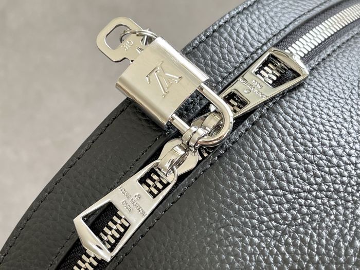 Handbag Louis Vuitton M53439 M42687 M57288 size 31X43X13CM 