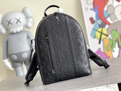 Handbag Louis Vuitton M57959 size 31 x 42 x 15cm