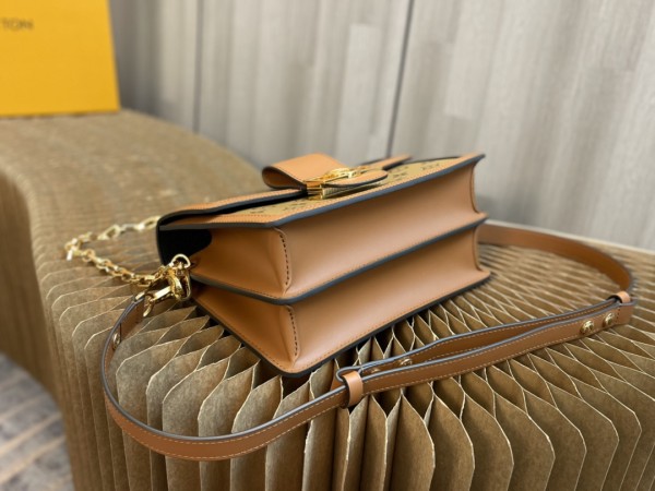 Handbag Louis Vuitton M44391 size 25.0 x 17.0 x 10.5cm M44580 size 20.0 x 15.0 x 9.0cm M68746 size 18.5x12x5cm