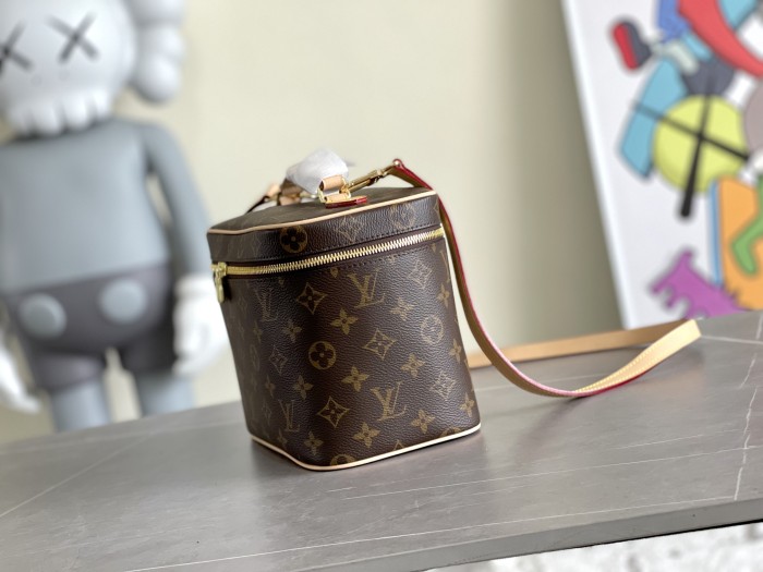 LOUIS VUITTON Nice Beauty Case Monogram Mini Brown M44495 size 20*12*13.5 cm
