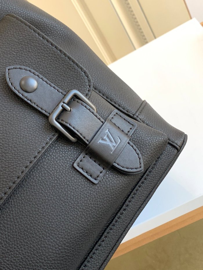 Handbag Louis Vuitton M58644 size 30 x 42 x 17cm