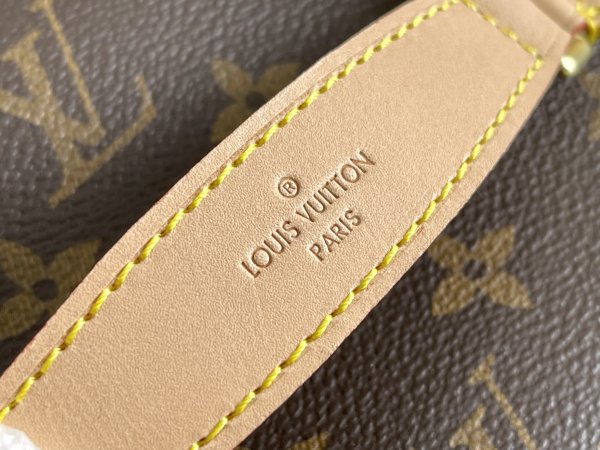 LOUIS VUITTON Nice Beauty Case Monogram Mini Brown M44495 size 20*12*13.5 cm