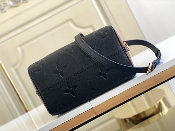 Handbag Louis Vuitton M58524 M45840 size 25x19x15cm