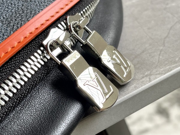 Handbag Louis Vuitton M40161 size 37x14x13CM