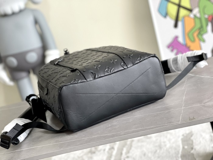 Handbag Louis Vuitton M57959 size 31 x 42 x 15cm