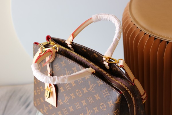 Handbag Louis Vuitton M45900 size：29×18×12cm M45898 size：34x24x15cm