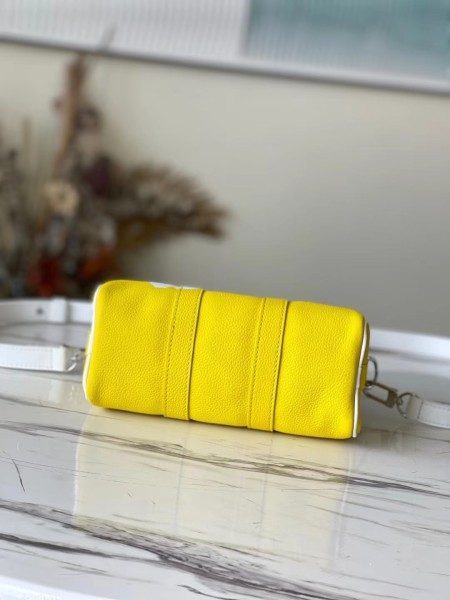 Handbag Louis Vuitton M80842 size 21×9×12cm