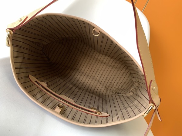 Handbag Louis Vuitton M50156 size ：41.0×33.0×15.0 cm