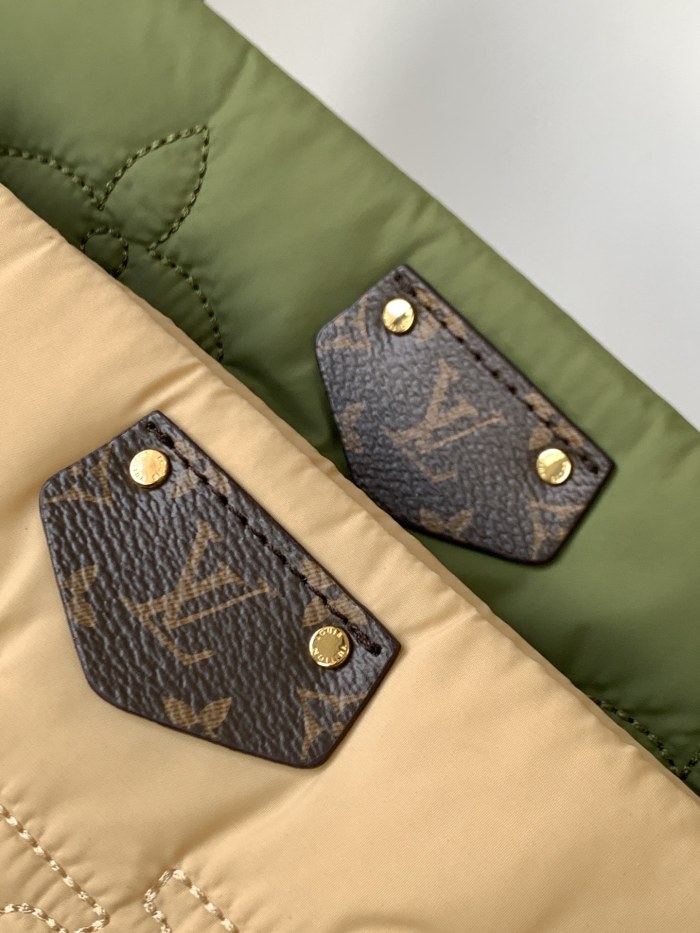 Handbag Louis Vuitton M58980 M58977 size 34 x 21.5 x 5cm