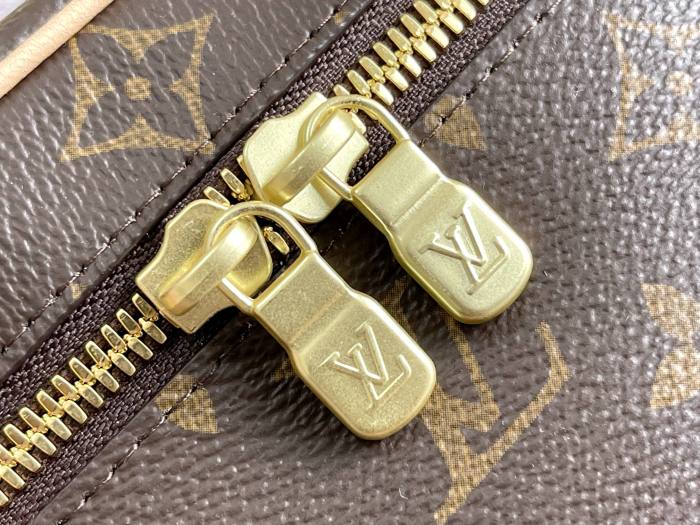 LOUIS VUITTON Nice Beauty Case Monogram Mini Brown M44495 size 20*12*13.5 cm