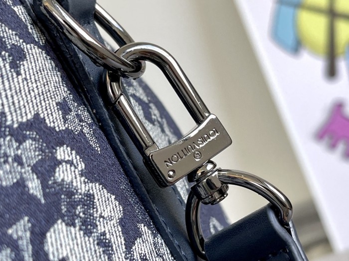 Handbag Louis Vuitton M57285 size 50 x 29 x 23cm