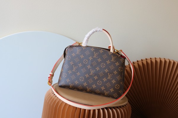 Handbag Louis Vuitton M45900 size：29×18×12cm M45898 size：34x24x15cm