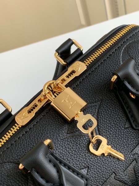 Handbag Louis Vuitton M58958 M58953 size 20.5 x 13.5 x 12 cm