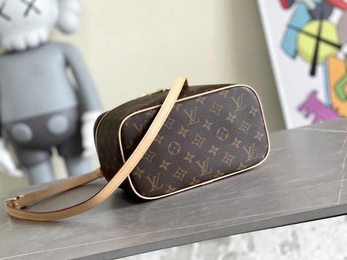 LOUIS VUITTON Nice Beauty Case Monogram Mini Brown M44495 size 20*12*13.5 cm