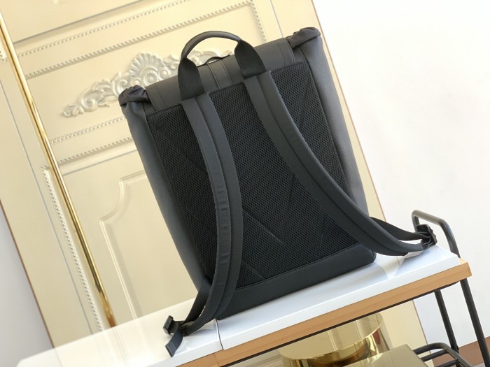 Handbag Louis Vuitton M58644 size 30 x 42 x 17cm