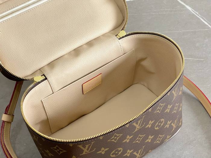 LOUIS VUITTON Nice Beauty Case Monogram Mini Brown M44495 size 20*12*13.5 cm