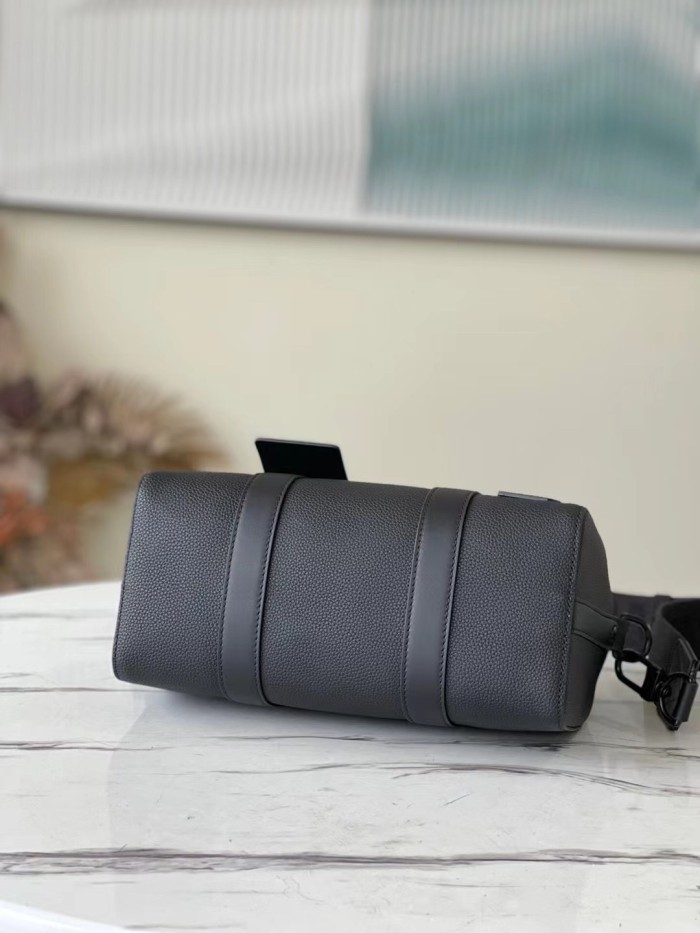 Handbag Louis Vuitton M57082 size 27 × 17× 13cm