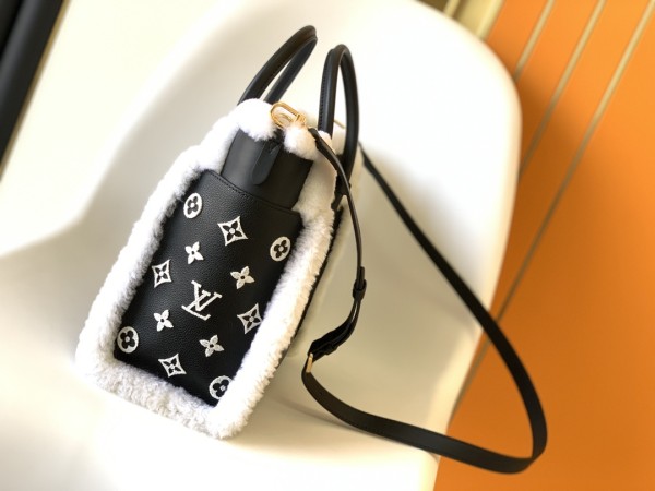 Handbag Louis Vuitton M58908 size 30.5 x 24.5 x 14.0cm