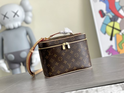 LOUIS VUITTON Nice Beauty Case Monogram Mini Brown M44495 size 20*12*13.5 cm