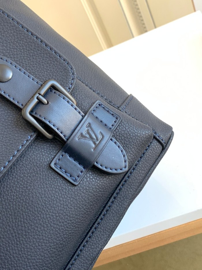 Handbag Louis Vuitton M58644 size 30 x 42 x 17cm