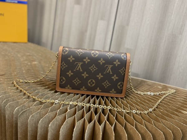 Handbag Louis Vuitton M44391 size 25.0 x 17.0 x 10.5cm M44580 size 20.0 x 15.0 x 9.0cm M68746 size 18.5x12x5cm