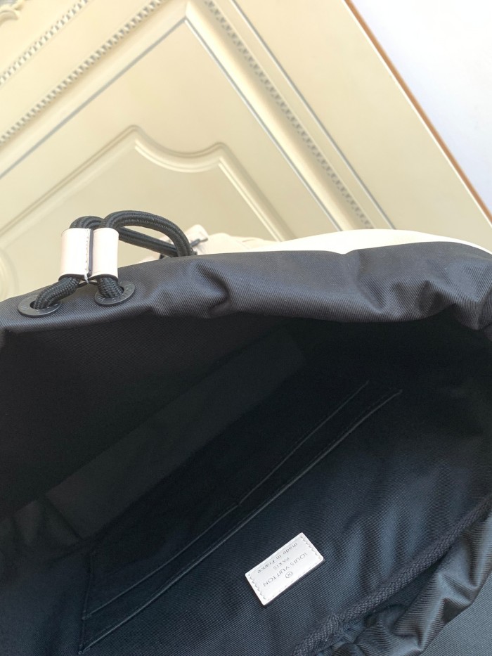 Handbag Louis Vuitton M58644 size 30 x 42 x 17cm