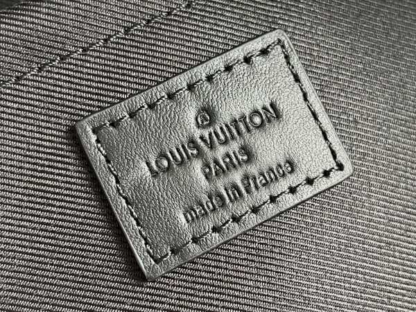 Handbag Louis Vuitton M57959 size 31 x 42 x 15cm