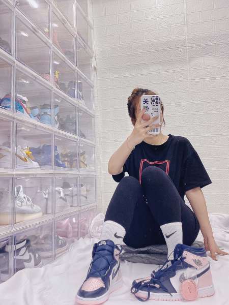 Jordan 1 Retro High OG Atmosphere (W)