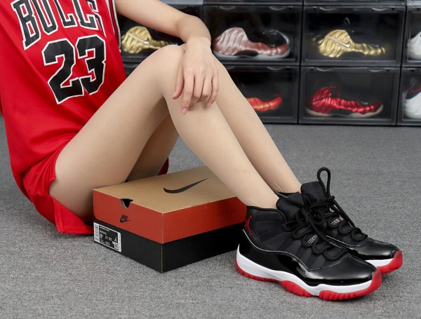 Jordan 11 Retro Playoffs Bred (2019)