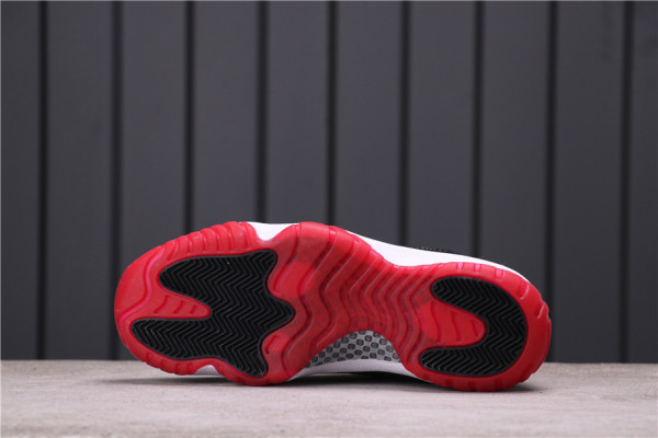 Jordan 11 Retro Low Bred