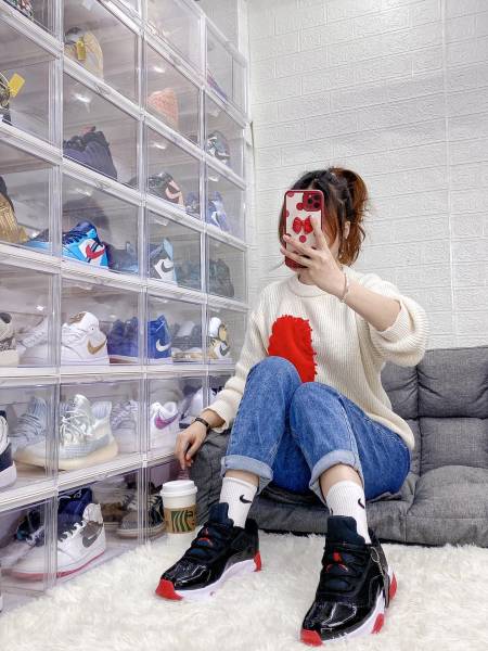 Jordan 11 CMFT Low Bred