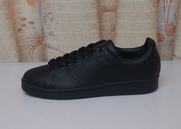 adidas Stan Smith Triple Black
