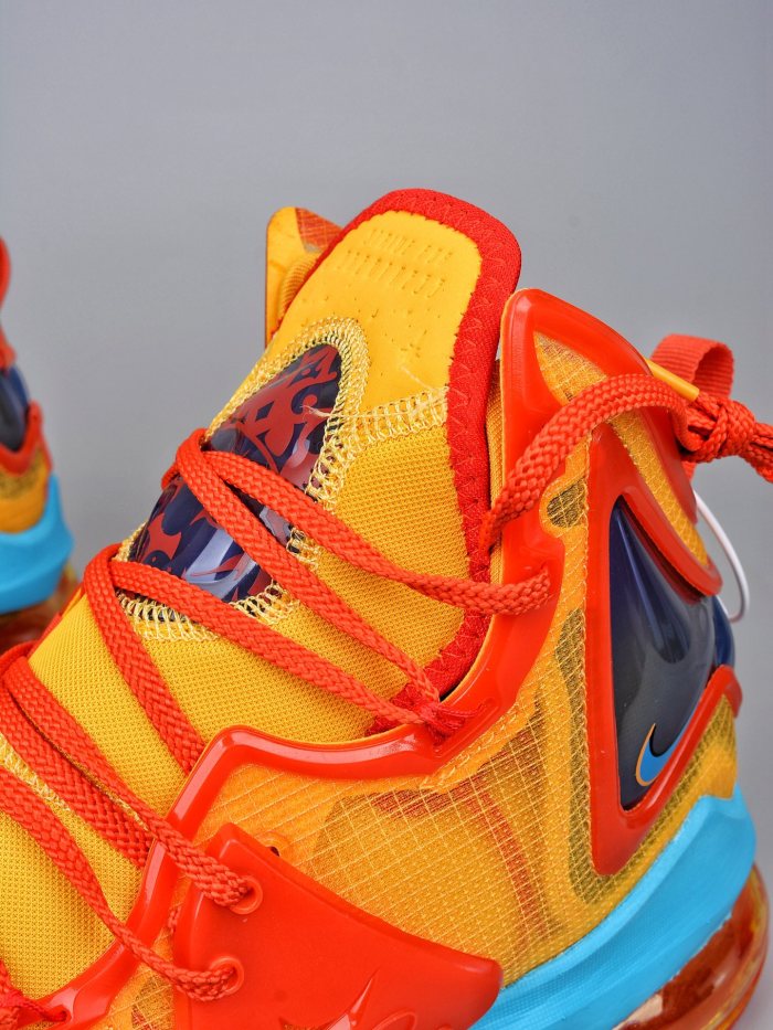 Nike Lebron 19 Tune Squad