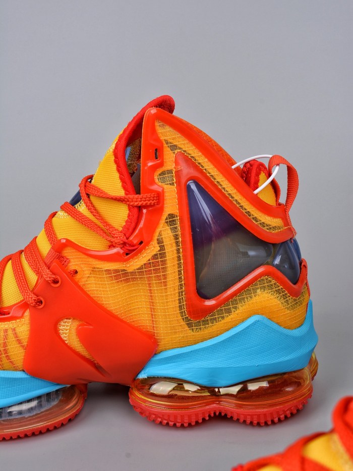 Nike Lebron 19 Tune Squad