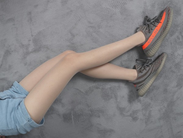 adidas Yeezy Boost 350 V2 Beluga